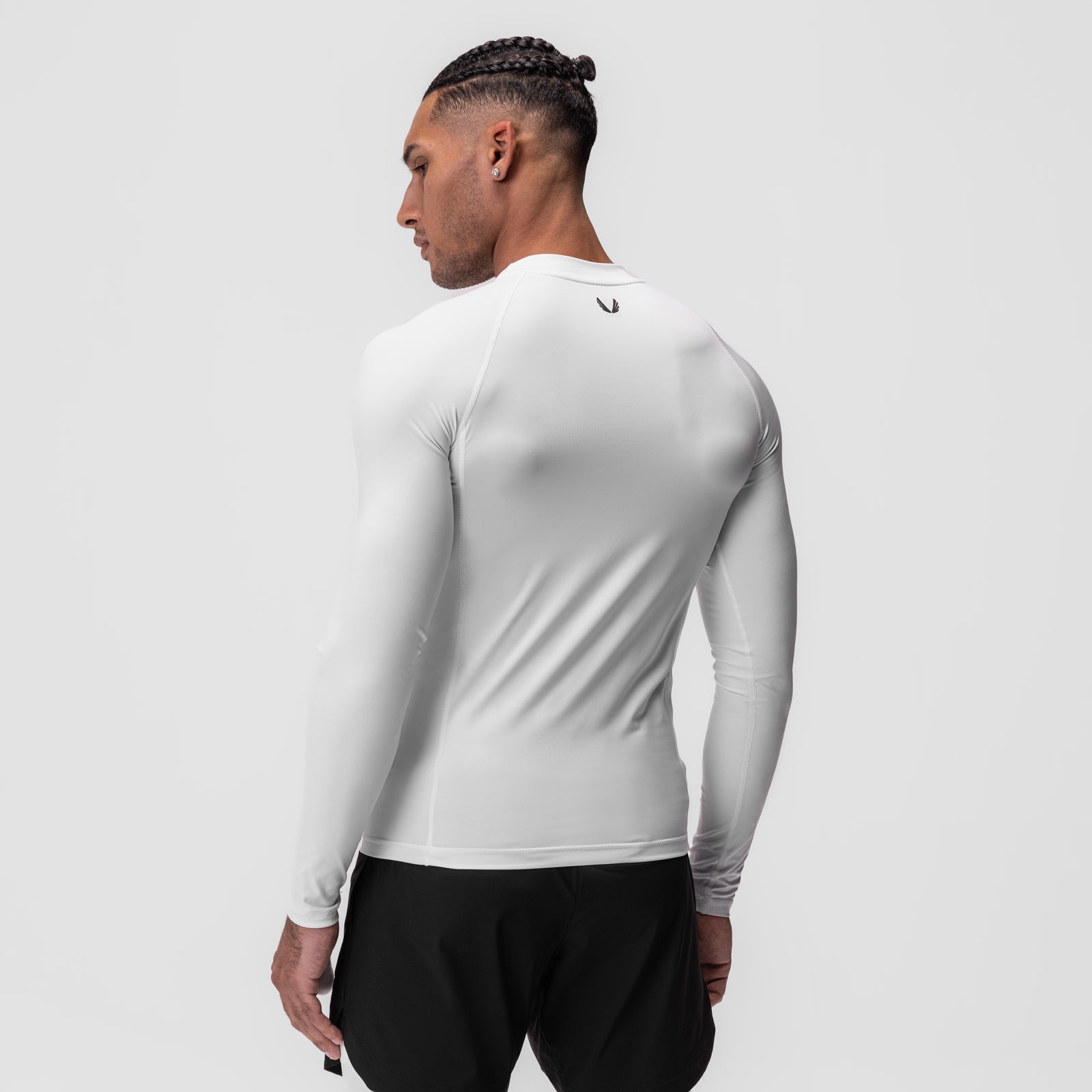 0908. WarpFlexx® Compression Mock Neck Long Sleeve - White "Space Bracket"