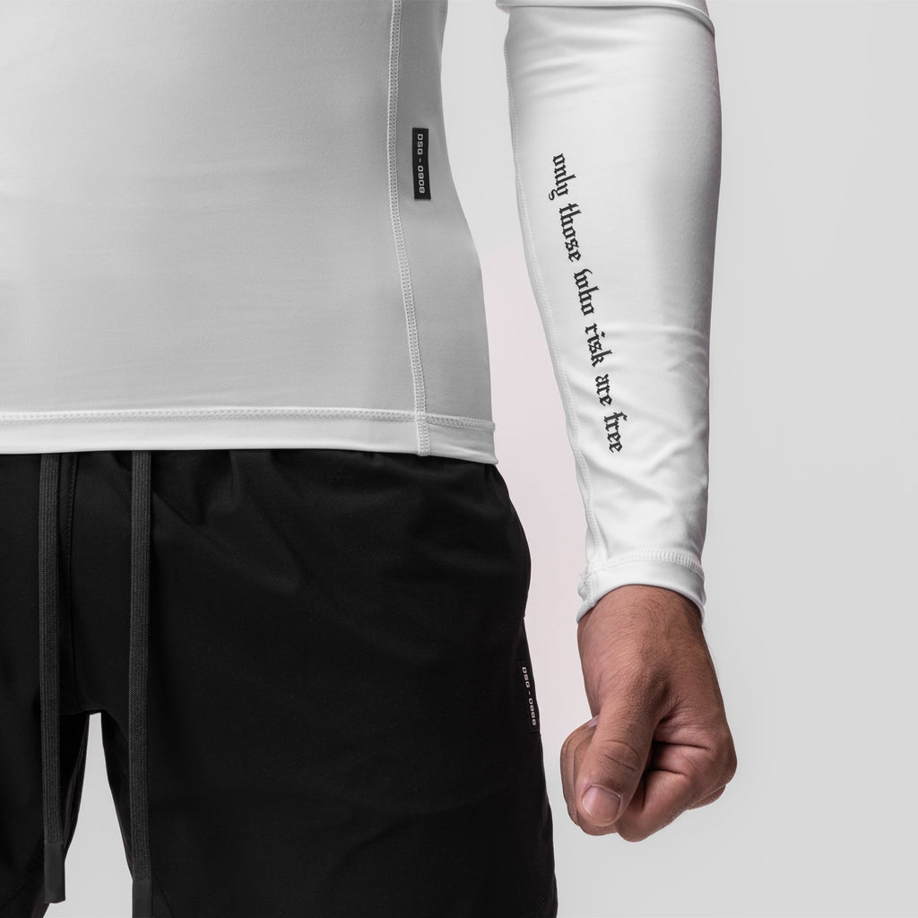 0908. WarpFlexx® Compression Mock Neck Long Sleeve - White "Space Bracket"