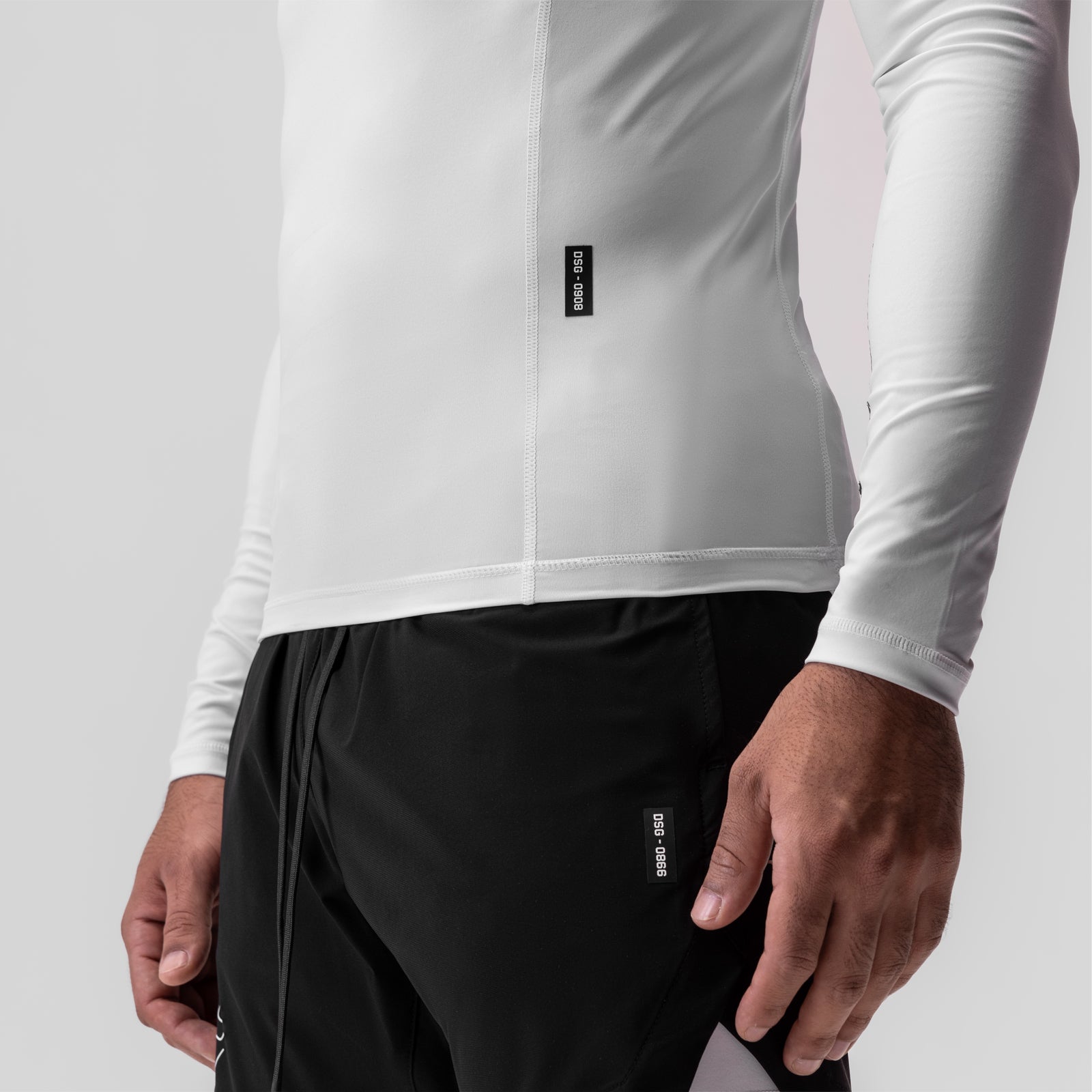 0908. WarpFlexx® Compression Mock Neck Long Sleeve - White "Space Bracket"