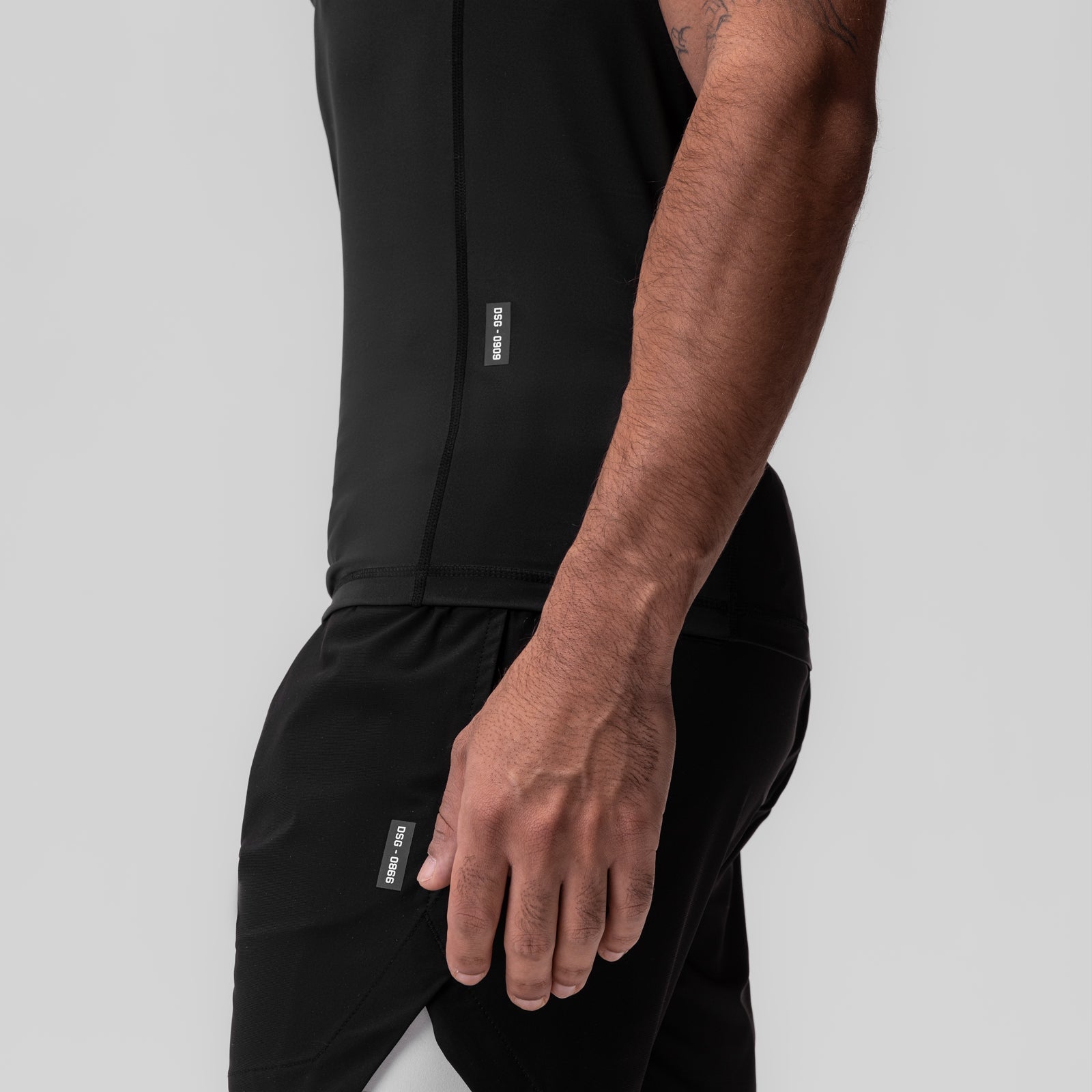 0909. WarpFlexx® Compression Cutoff - Black "Space Bracket"