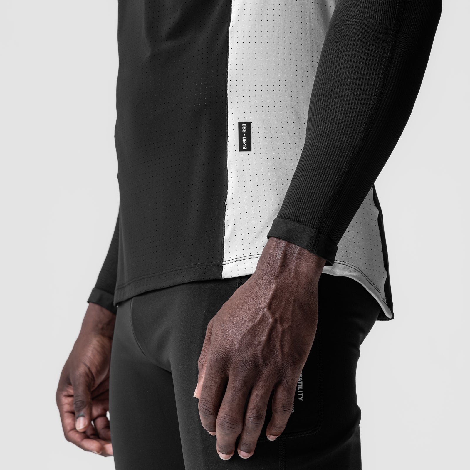 0949. Laser-Vent™ Singlet Tank - Black/White