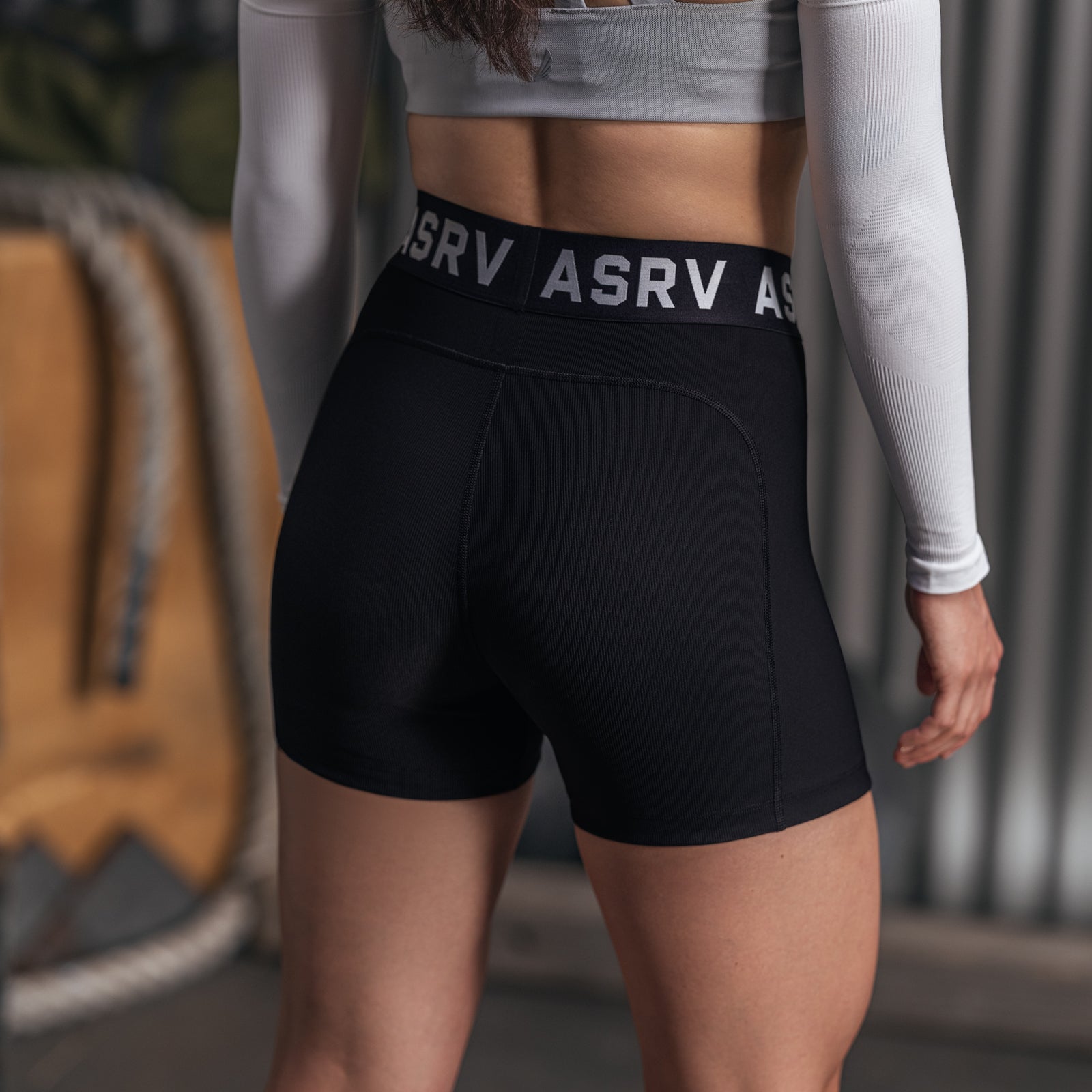 W027. Performance Ribbed Short - Black