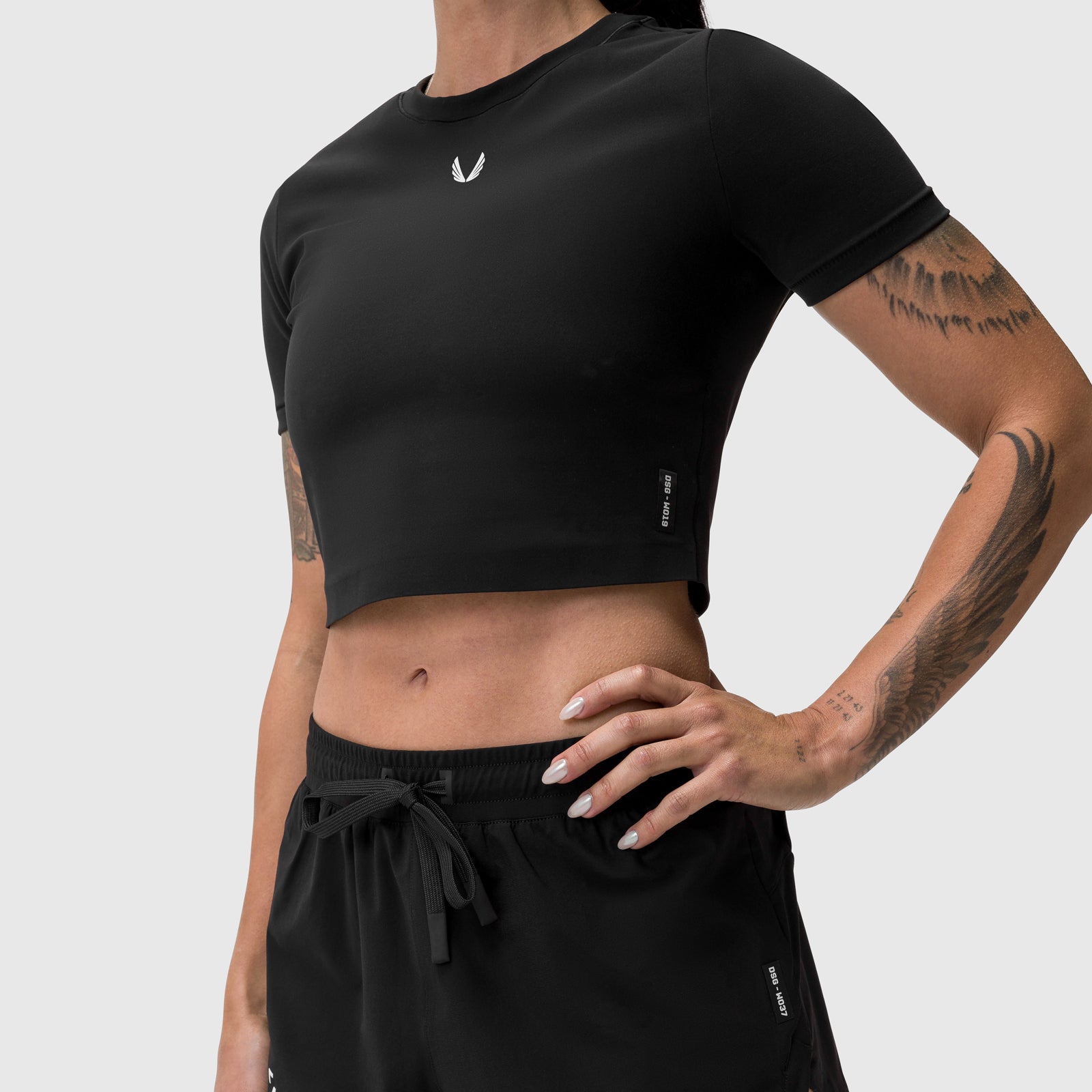 W019. Lycra® Cropped Tee - Black