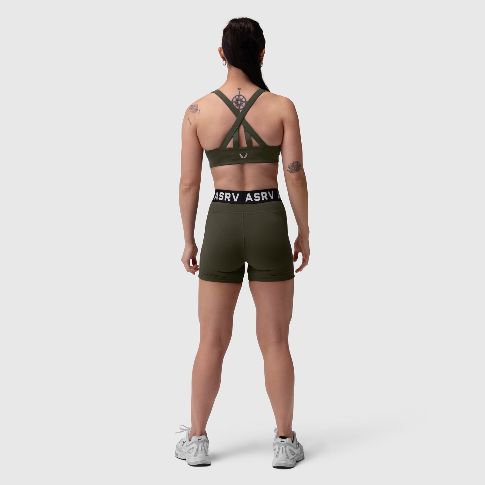 W027. Performance Ribbed Short - Olive