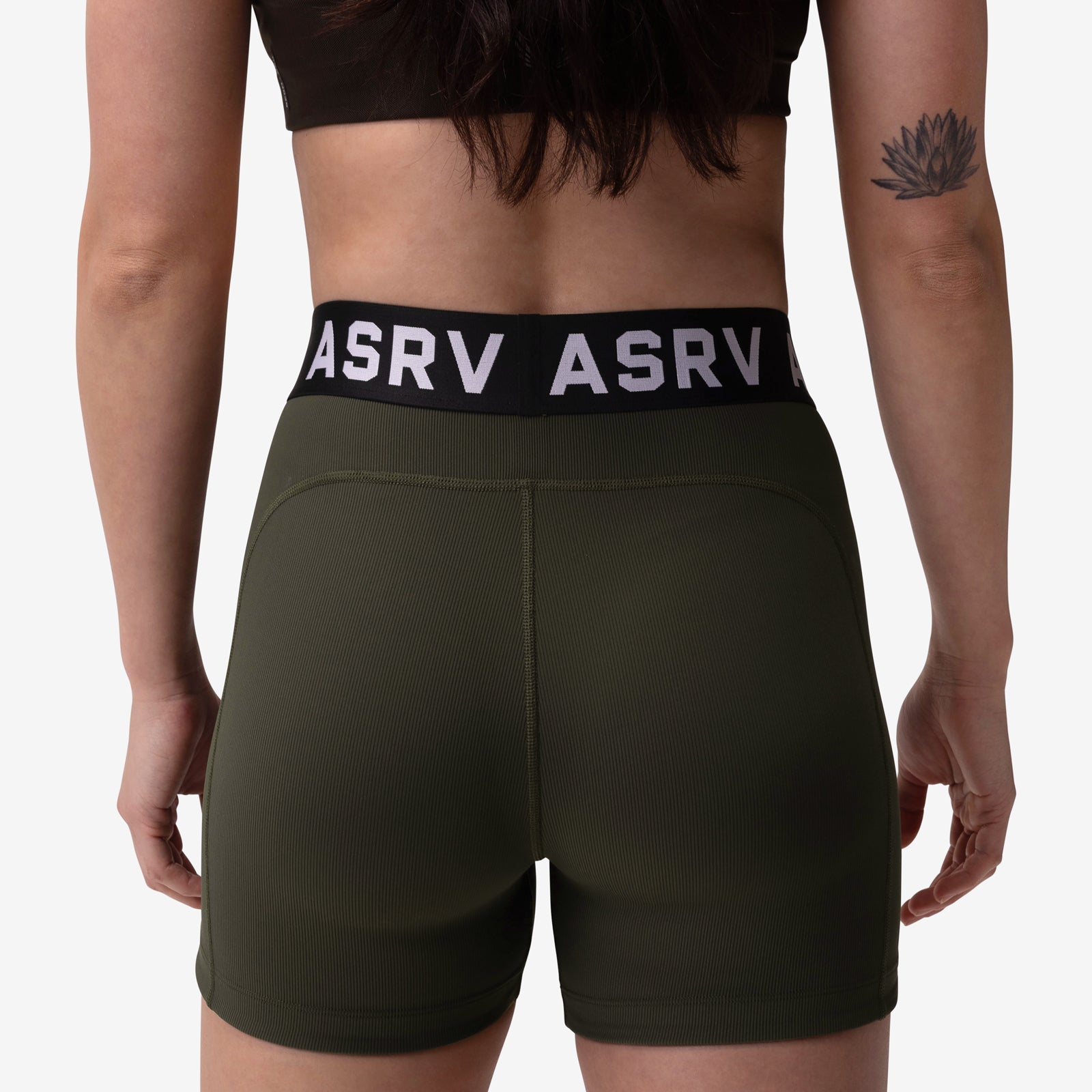 W027. Performance Ribbed Short - Olive